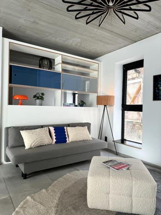Loft 202 *