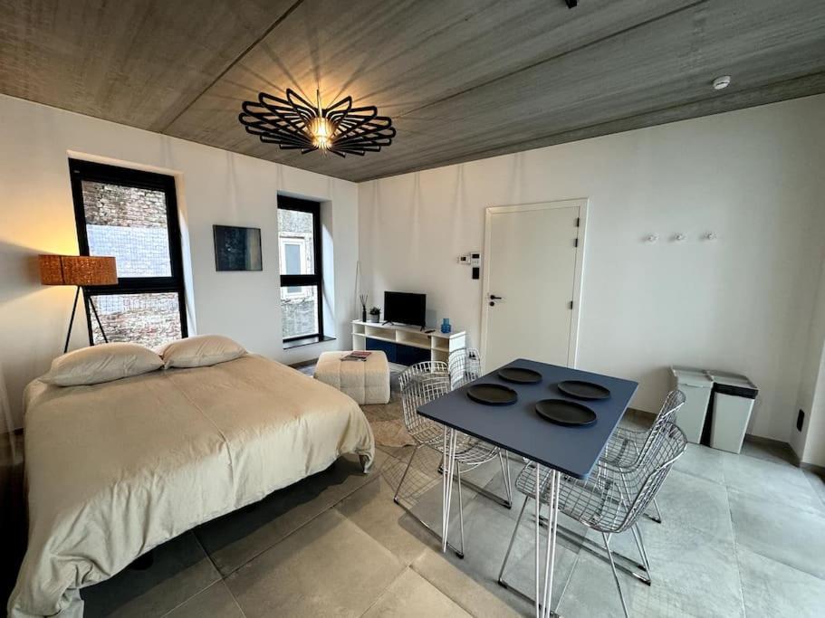 Loft 202 *